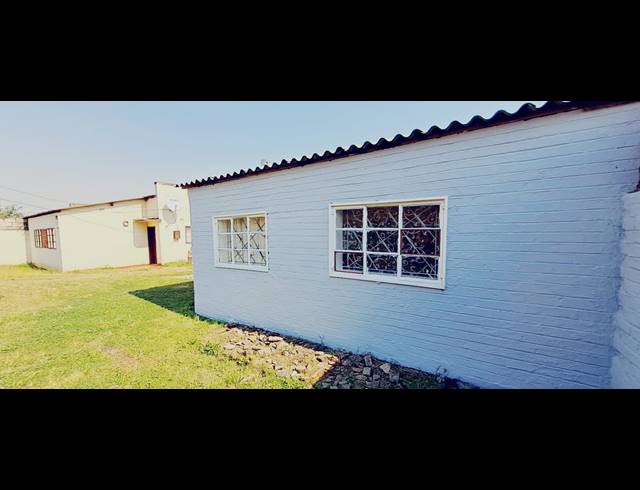 2 BEDROOM FREESTANDING FOR SALE IN EDENDALE N